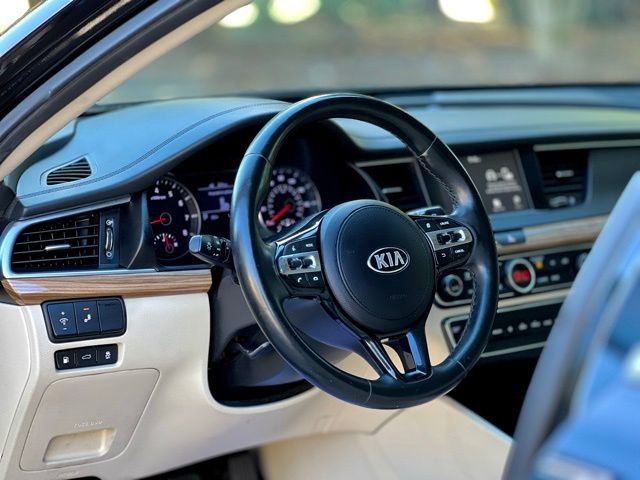 Used 2019 Kia Cadenza Premium FWD image 13