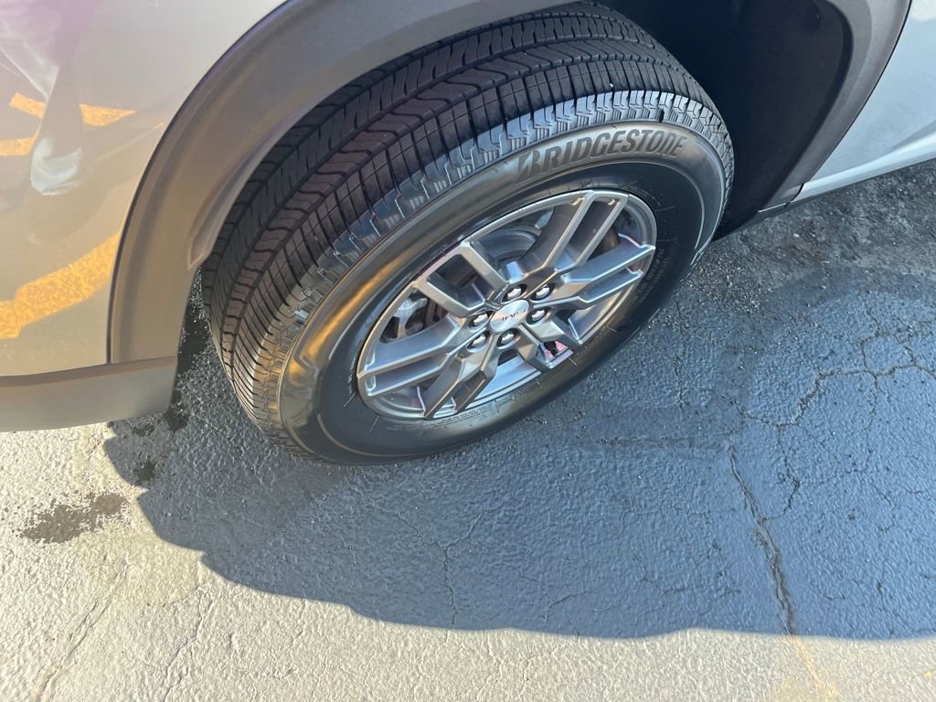 Used 2025 GMC Acadia Elevation image 34