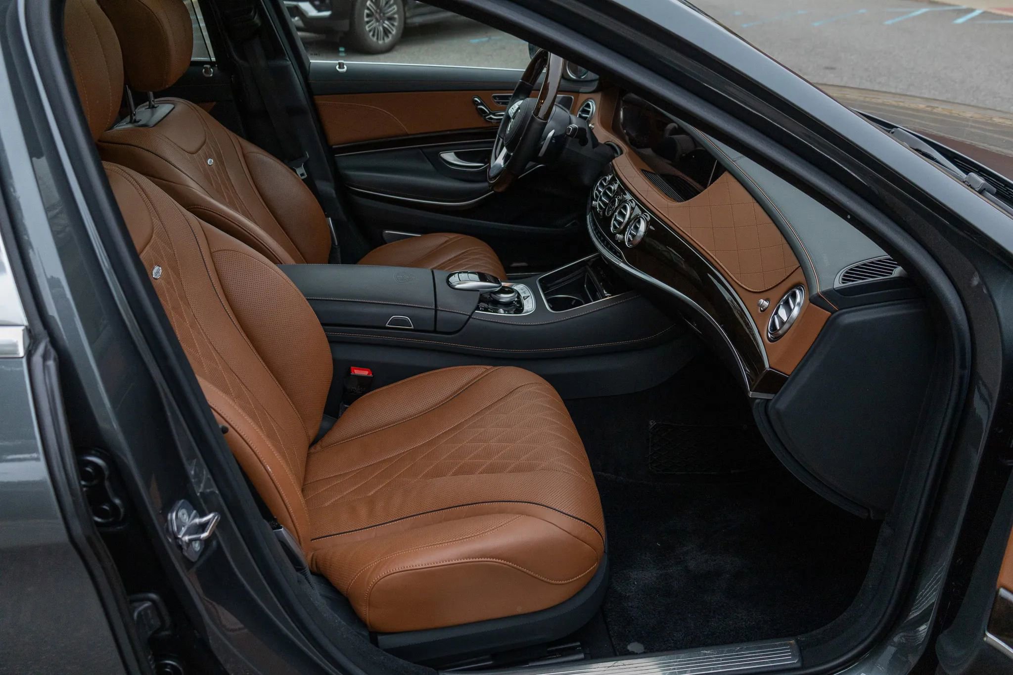 Used 2018 Mercedes-Benz Maybach S 560 4MATIC image 53