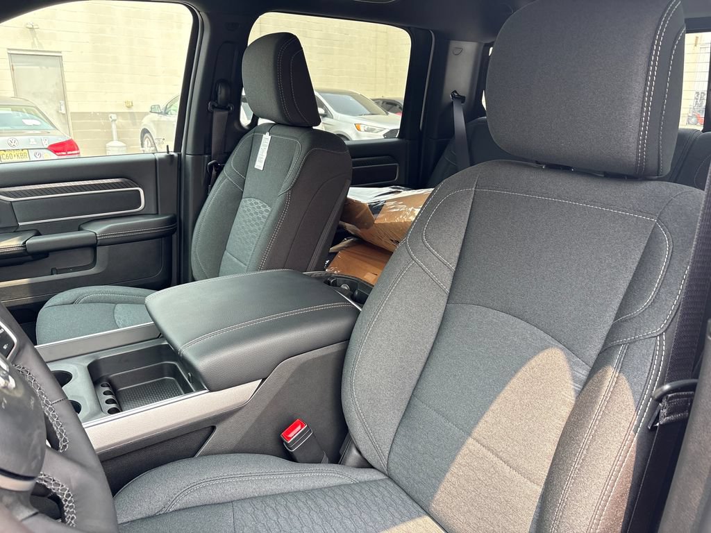 New 2026 RAM 3500 Big Horn AWD/4WD image 22
