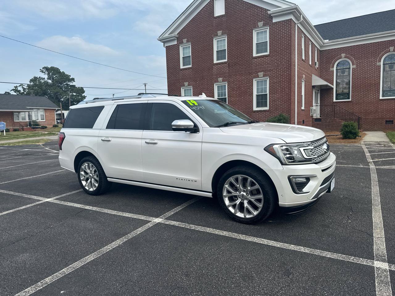 Used 2019 Ford Expedition Max Platinum RWD image 2