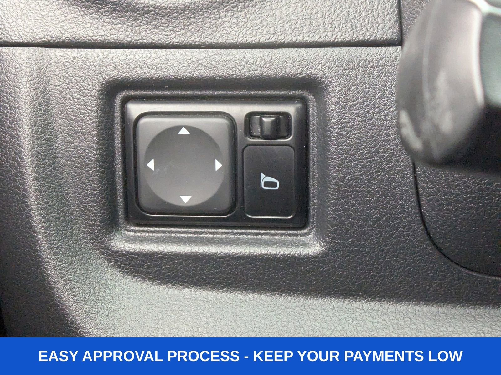 Used 2017 Nissan Versa SV w/ SV Special Edition Package image 44