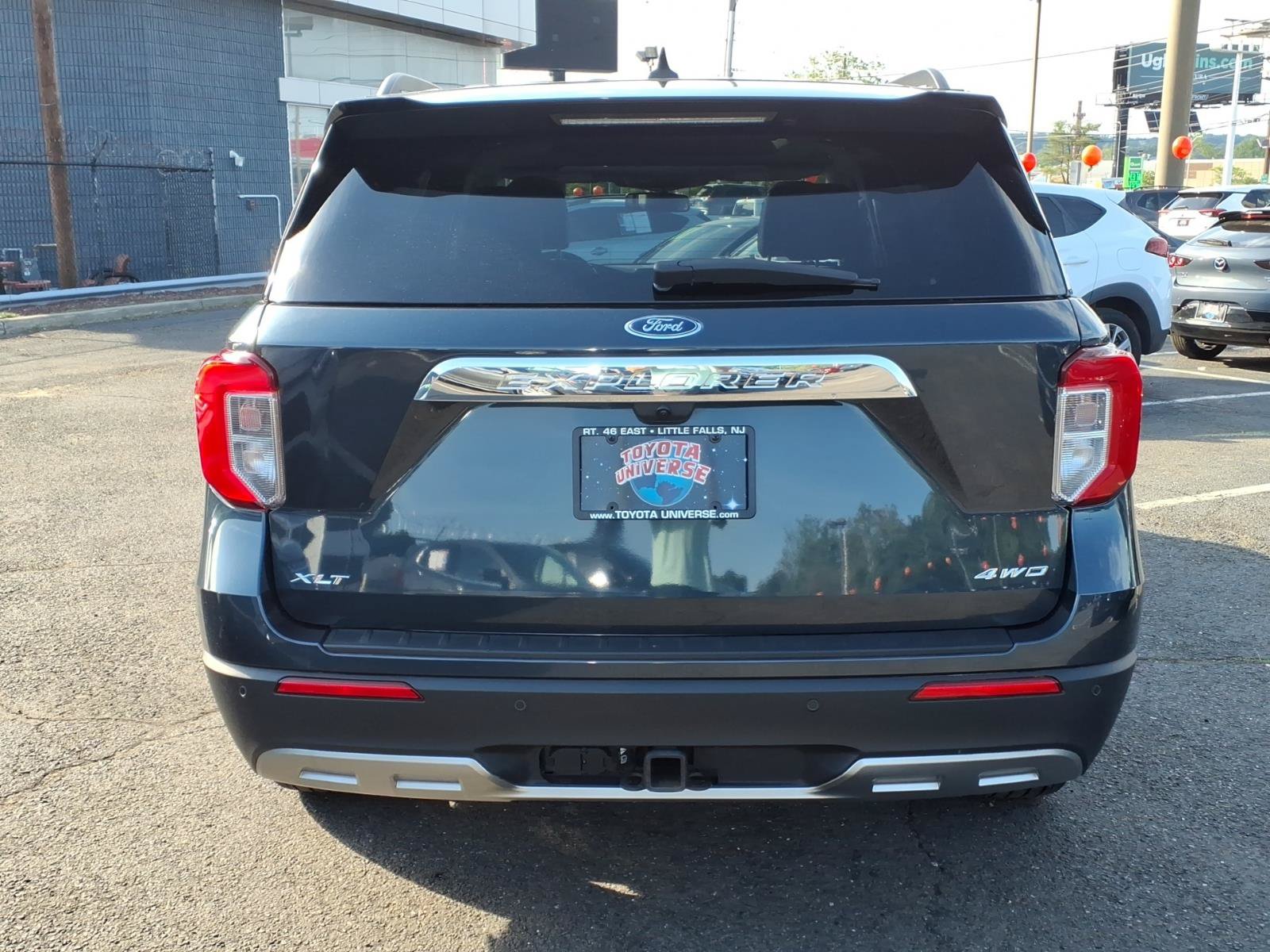 Used 2024 Ford Explorer XLT w/ Equipment Group 202A AWD/4WD image 5