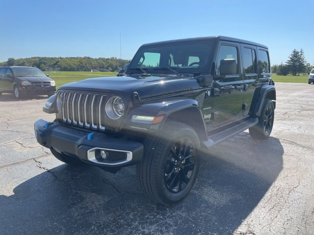 Used 2022 Jeep Wrangler Unlimited Sahara w/ Cold Weather Group image 7