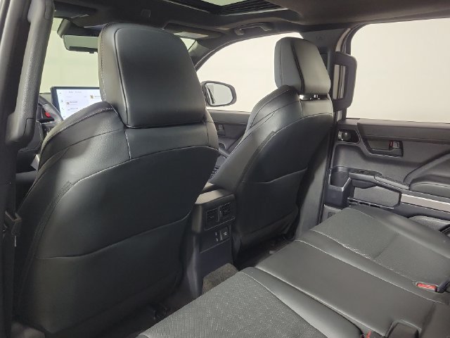 Used 2026 Toyota 4Runner TRD Off-Road Premium AWD/4WD image 11