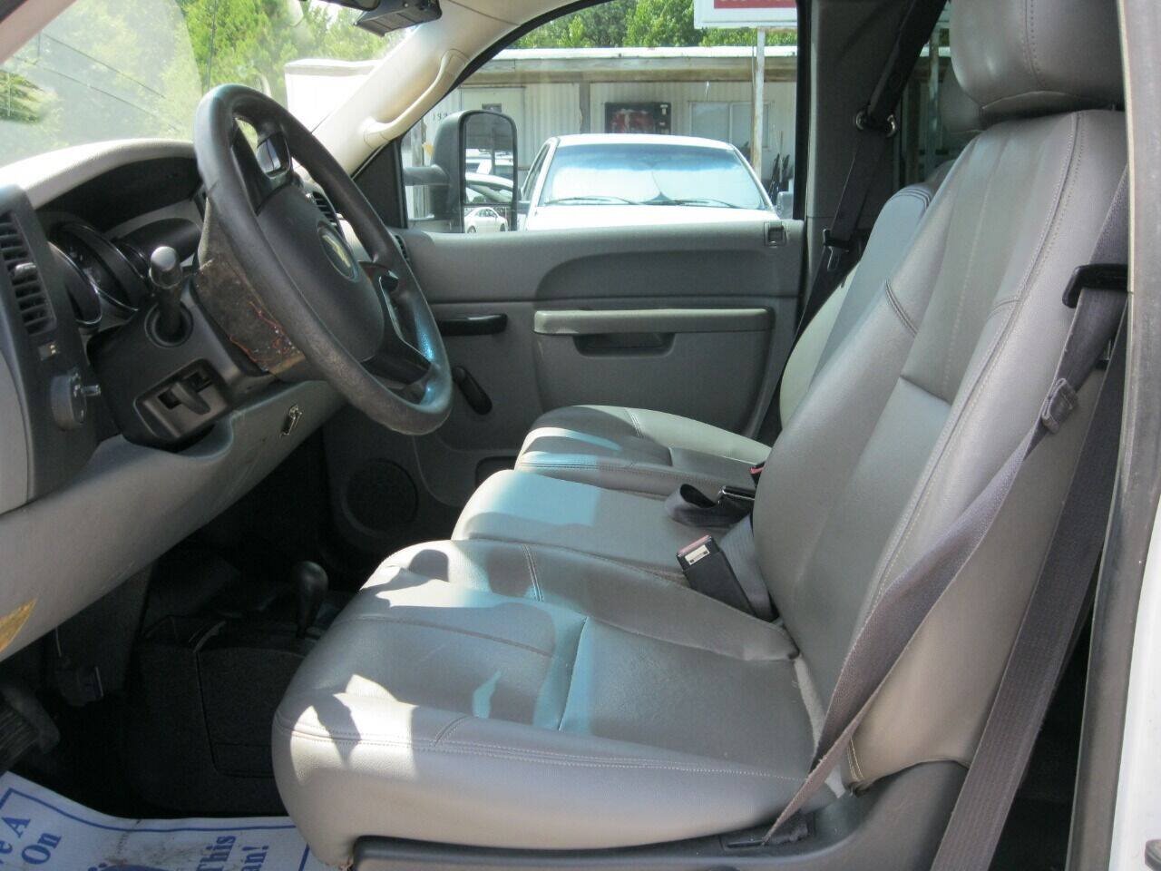Used 2013 Chevrolet Silverado 3500 W/T AWD/4WD image 8