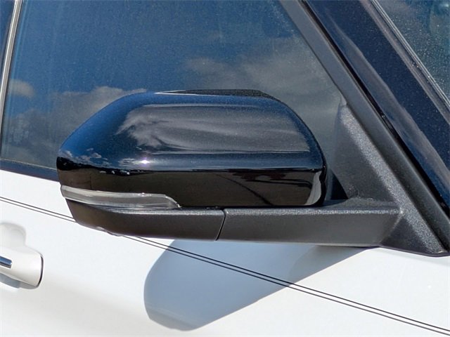 Used 2022 Ford Explorer Platinum w/ Technology Package image 12