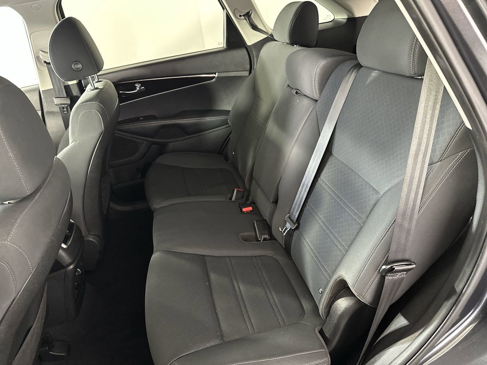 Used 2020 Kia Sorento S image 27