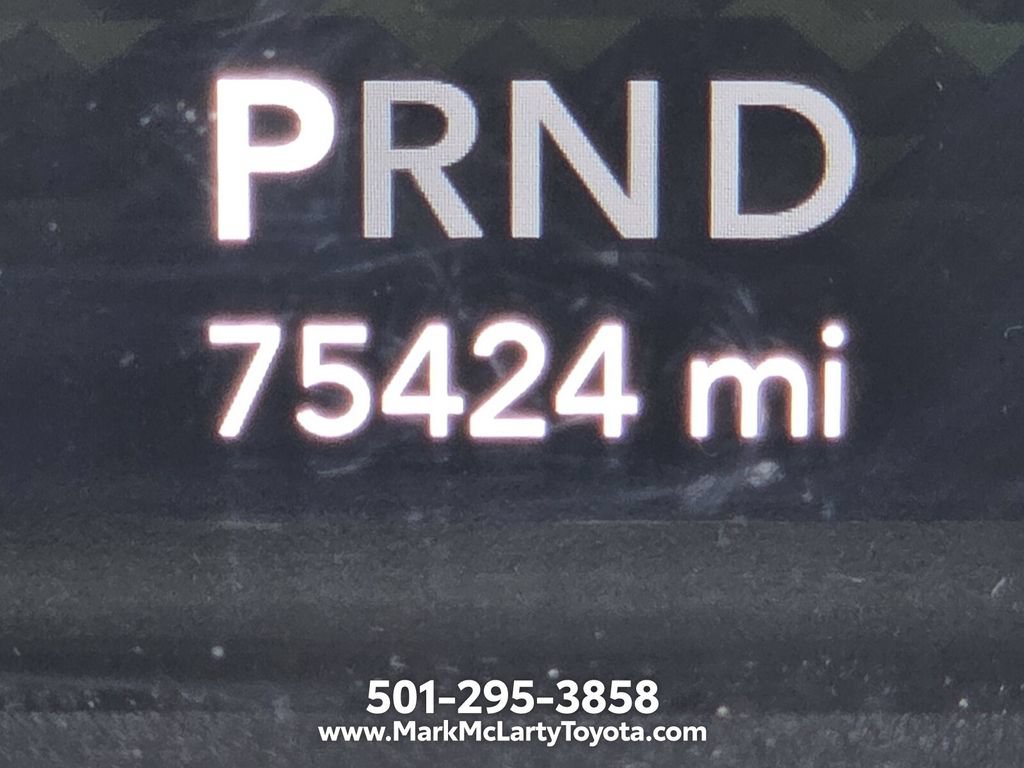 Used 2018 Jeep Wrangler Unlimited Sahara AWD/4WD image 25