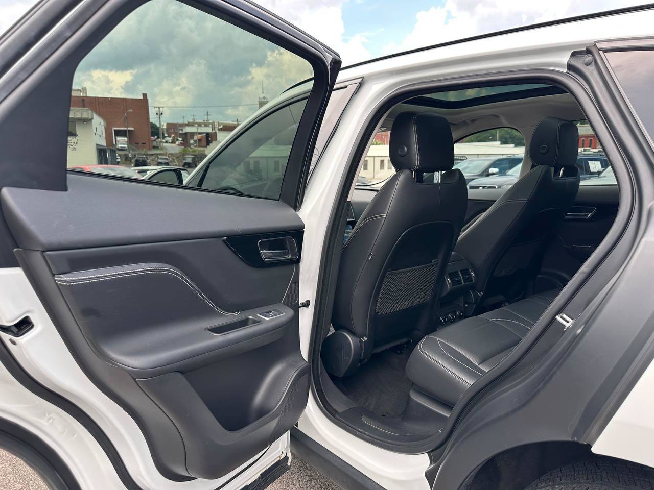 Used 2019 Jaguar F-PACE R-Sport AWD/4WD image 19