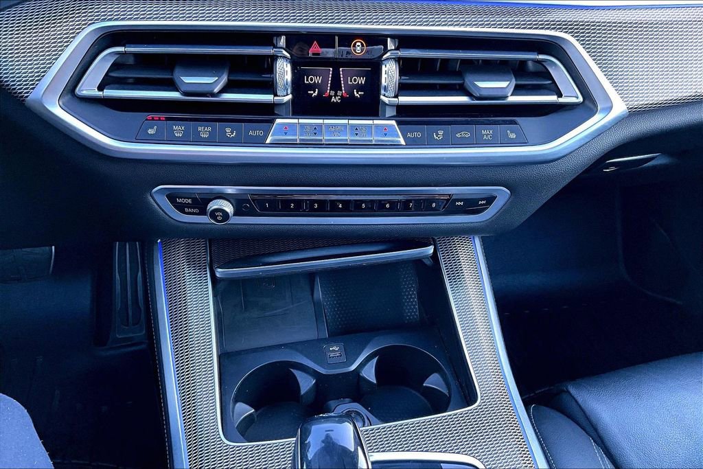 Used 2020 BMW X5 M50i w/ Premium Package image 11