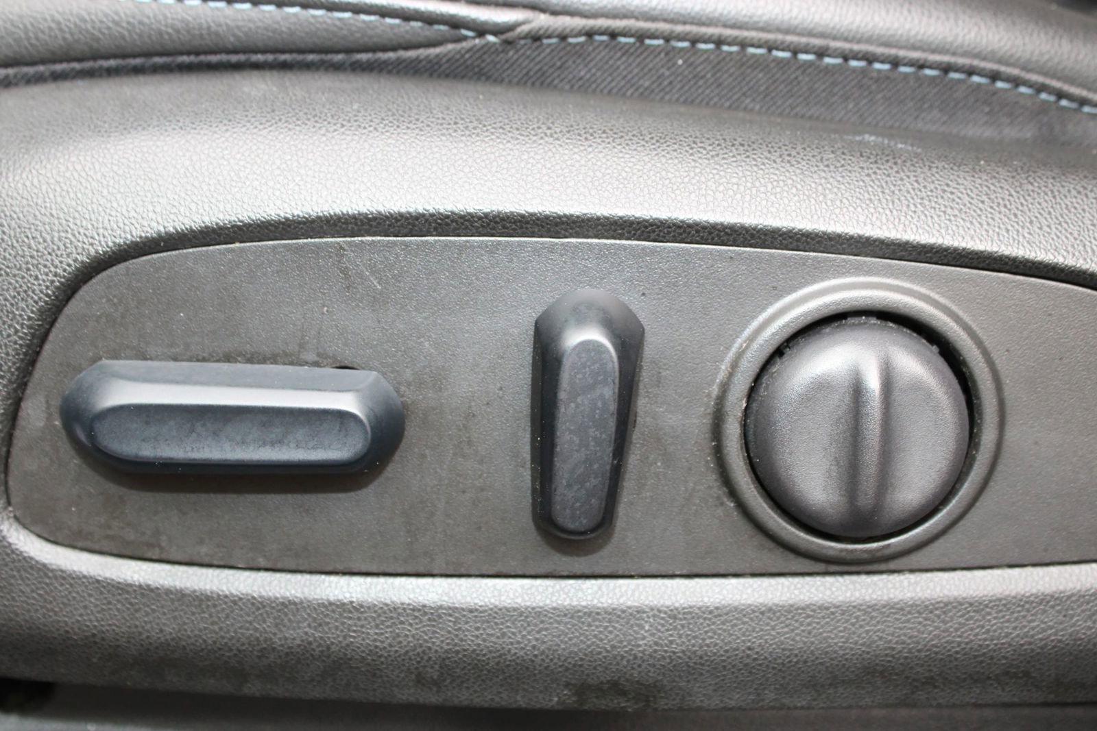 Used 2023 Chevrolet Bolt LT image 7