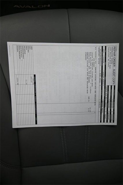 Used 2021 Toyota Avalon XLE image 4