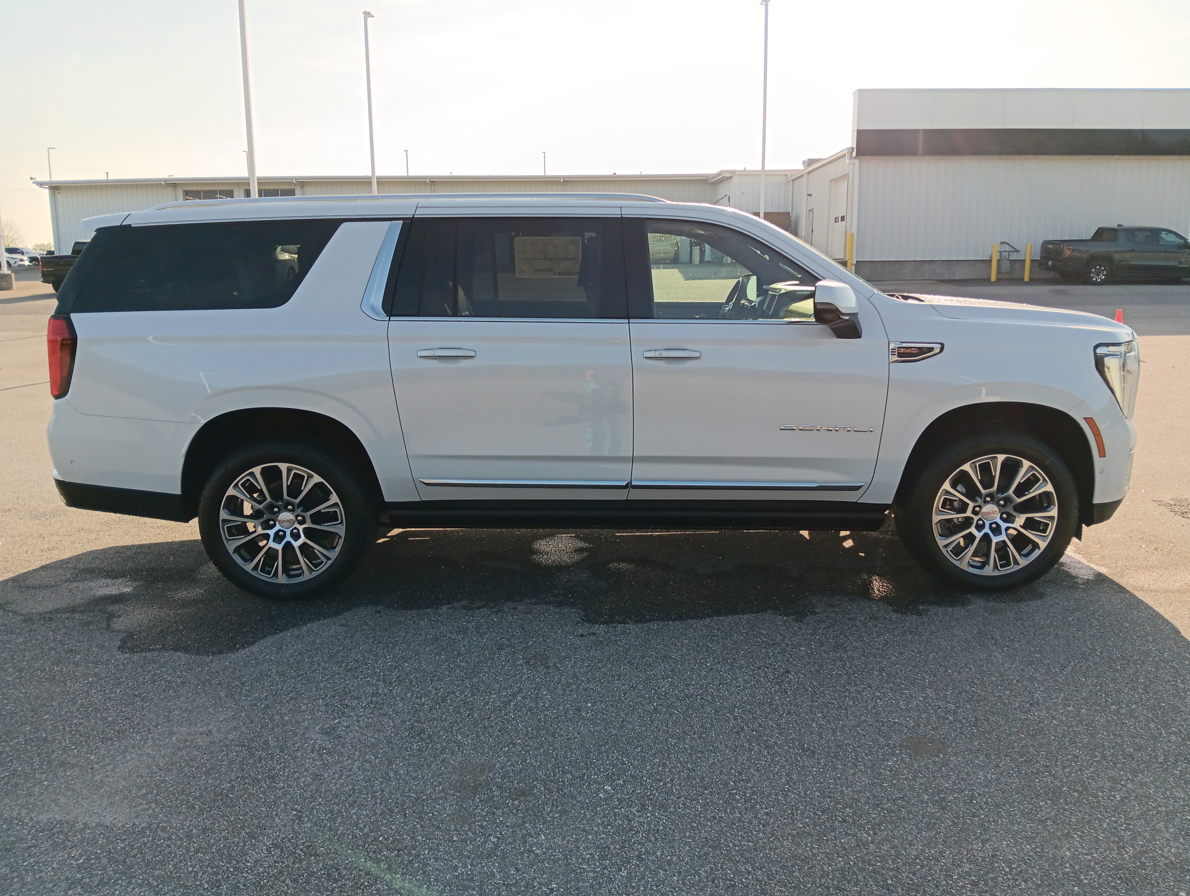 New 2026 GMC Yukon XL Denali image 5