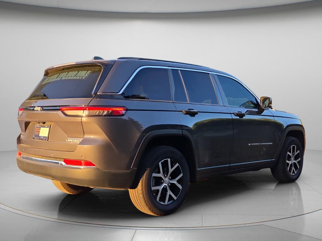 Used 2025 Jeep Grand Cherokee Limited AWD/4WD image 7