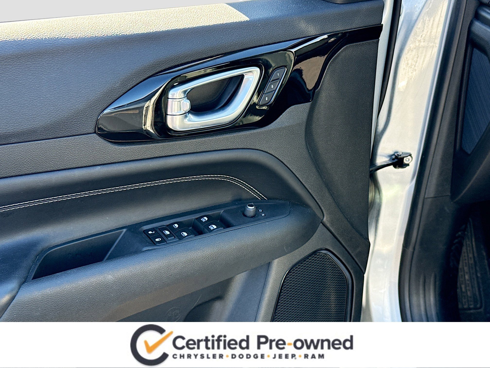 Certified 2024 Jeep Compass Limited w/ High Altitude Package image 9