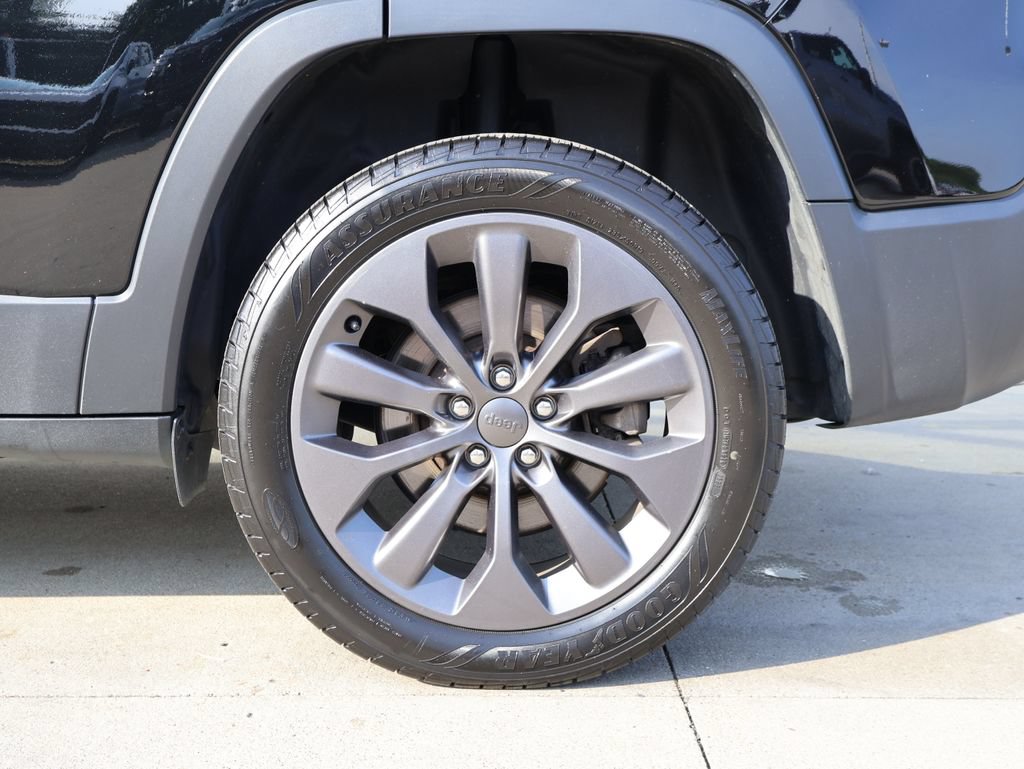Used 2021 Jeep Cherokee Latitude Lux 80th Anniv w/ Quick Order Package 26U 80TH AWD/4WD image 38