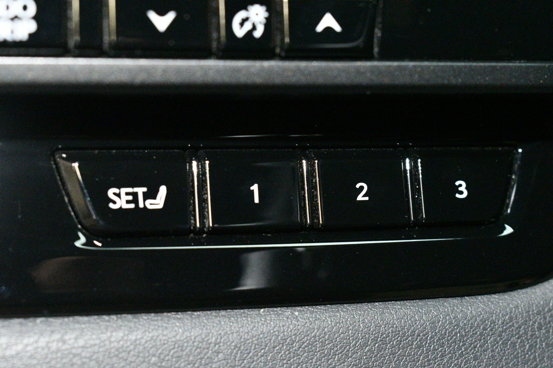 Used 2023 Lexus RX 350 AWD w/ Accessory Package image 39
