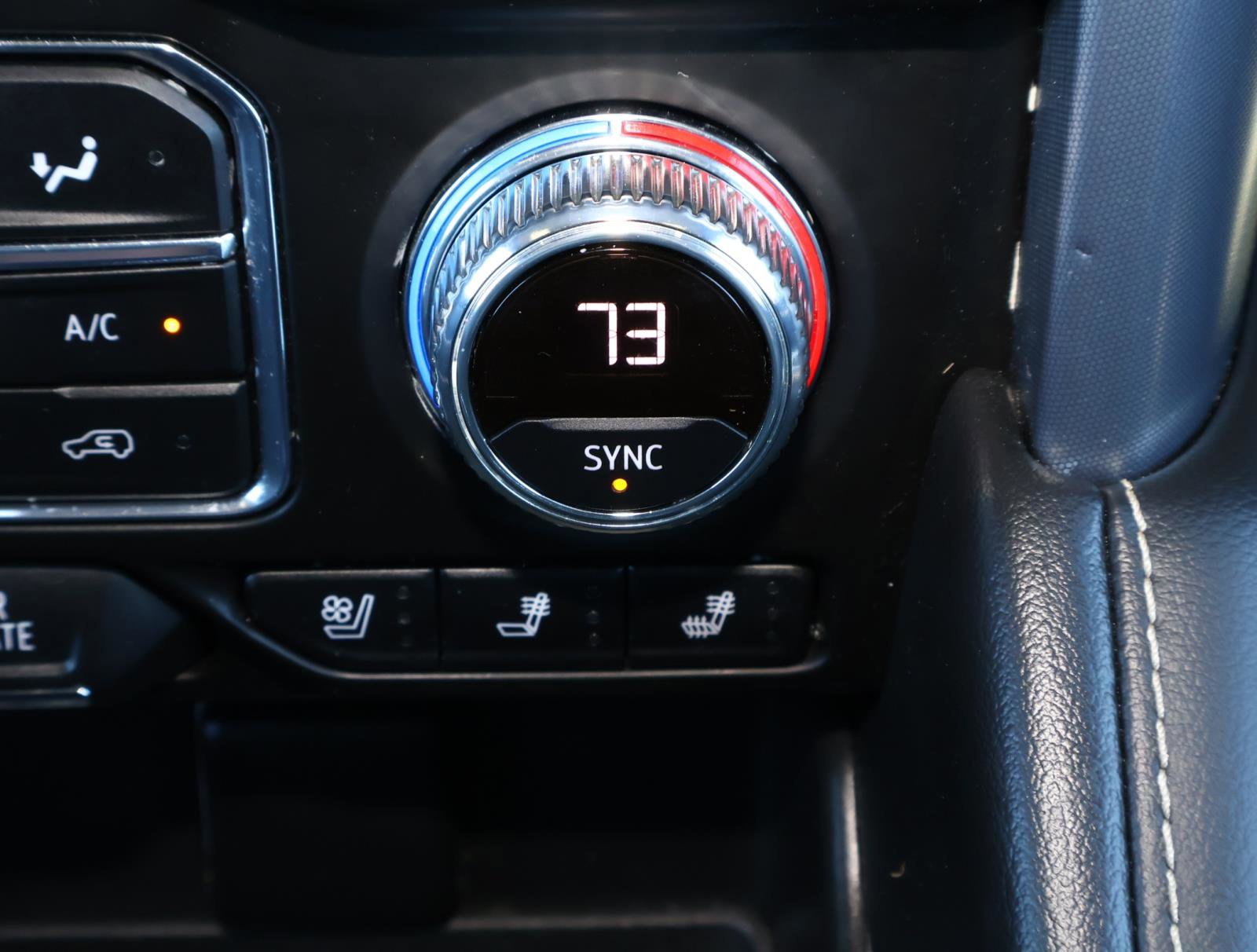 Used 2022 GMC Yukon SLT AWD/4WD image 30