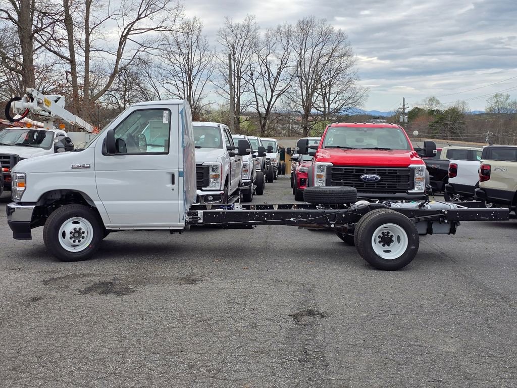 New 2027 Ford E-450 and Econoline 450 Super Duty w/ Ambulance Prep Package image 3