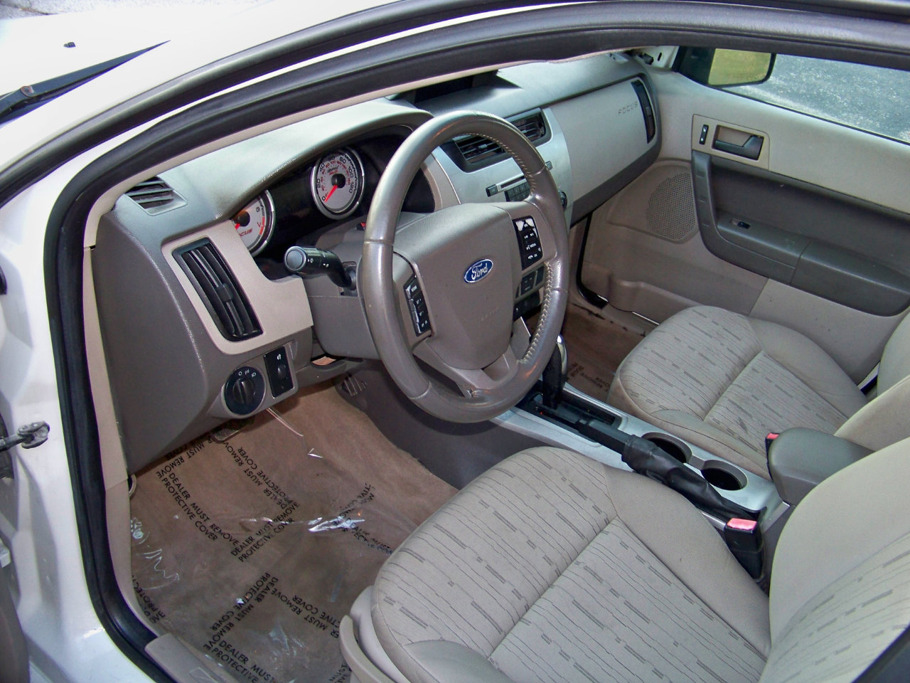 Used 2010 Ford Focus SE image 29