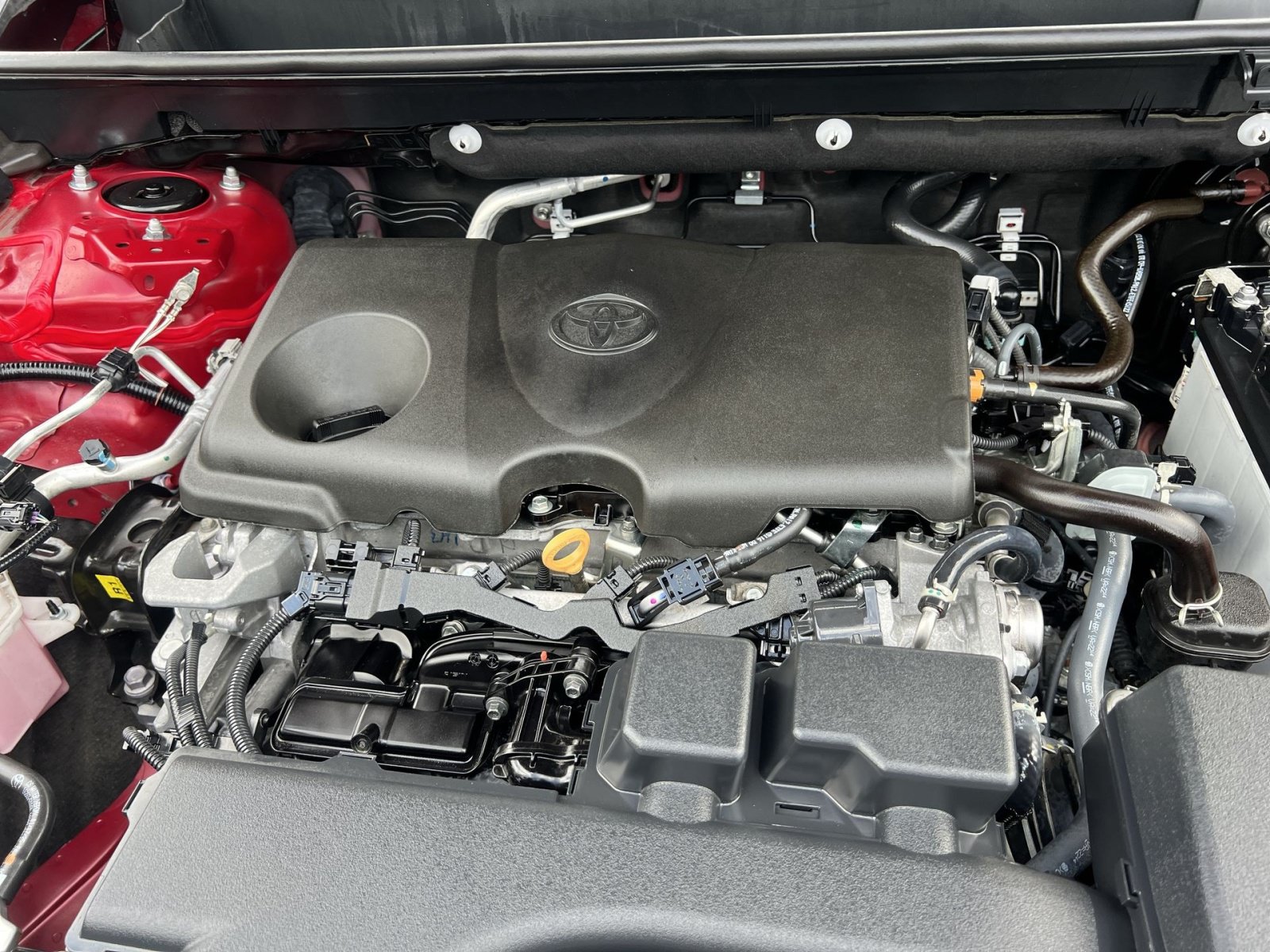 Used 2025 Toyota RAV4 XLE AWD/4WD image 27