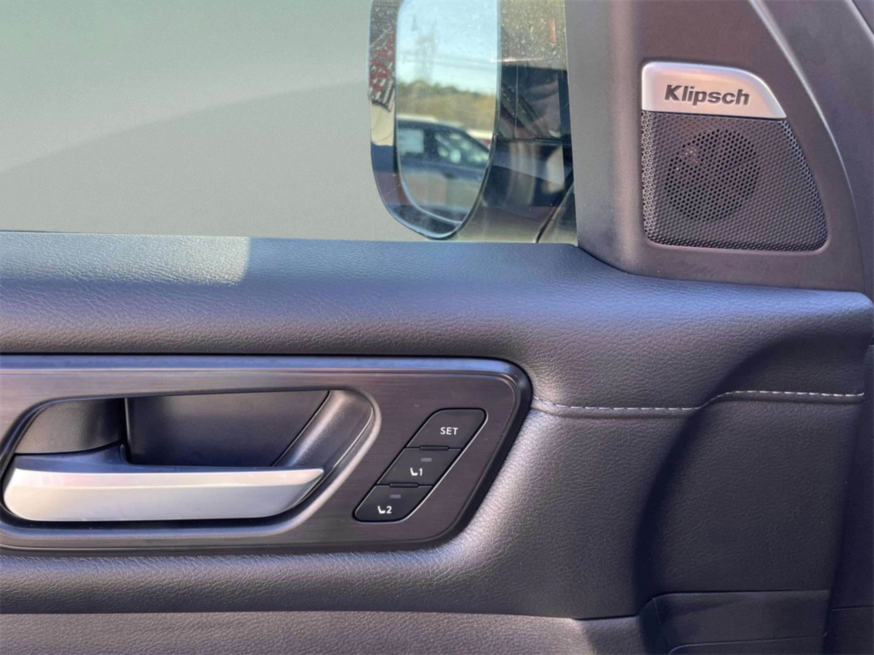 New 2026 Nissan Armada SL image 15