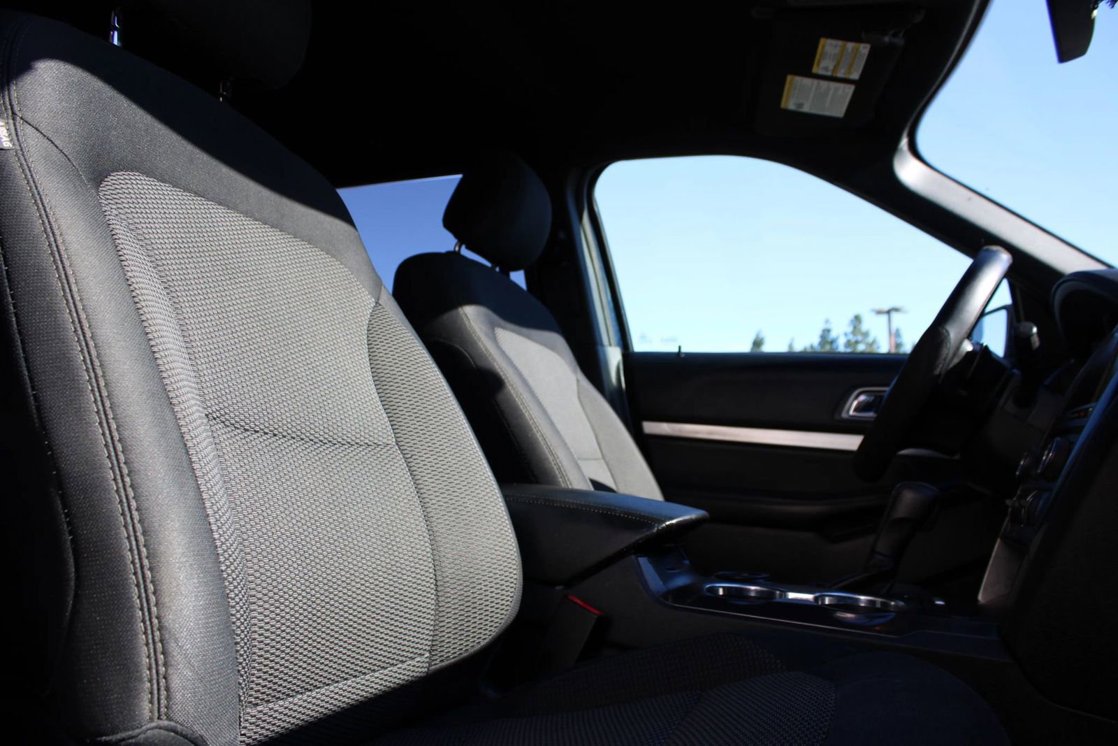 Used 2017 Ford Explorer XLT w/ Equipment Group 201A image 20