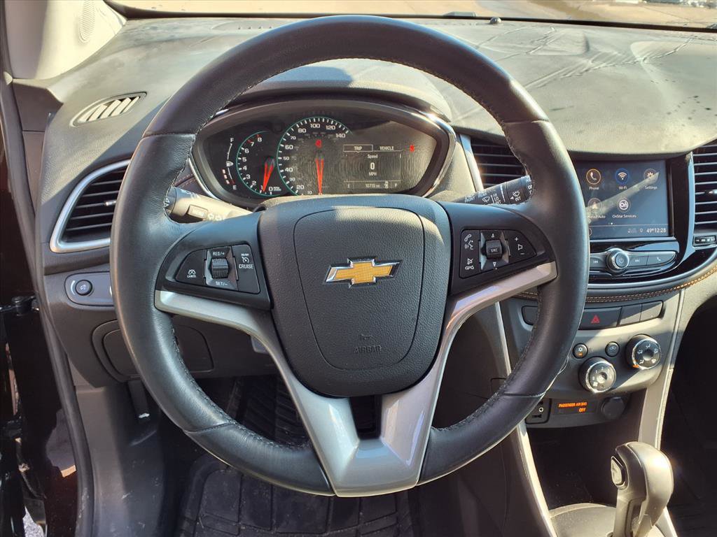 Used 2022 Chevrolet Trax LT w/ LT Convenience Package image 7