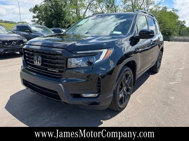 Used 2025 Honda Passport Black Edition image 2