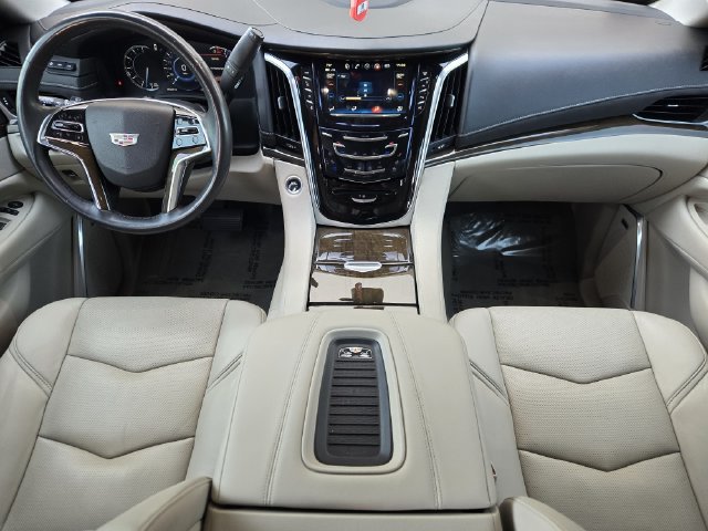 Certified 2020 Cadillac Escalade Premium Luxury AWD/4WD image 21