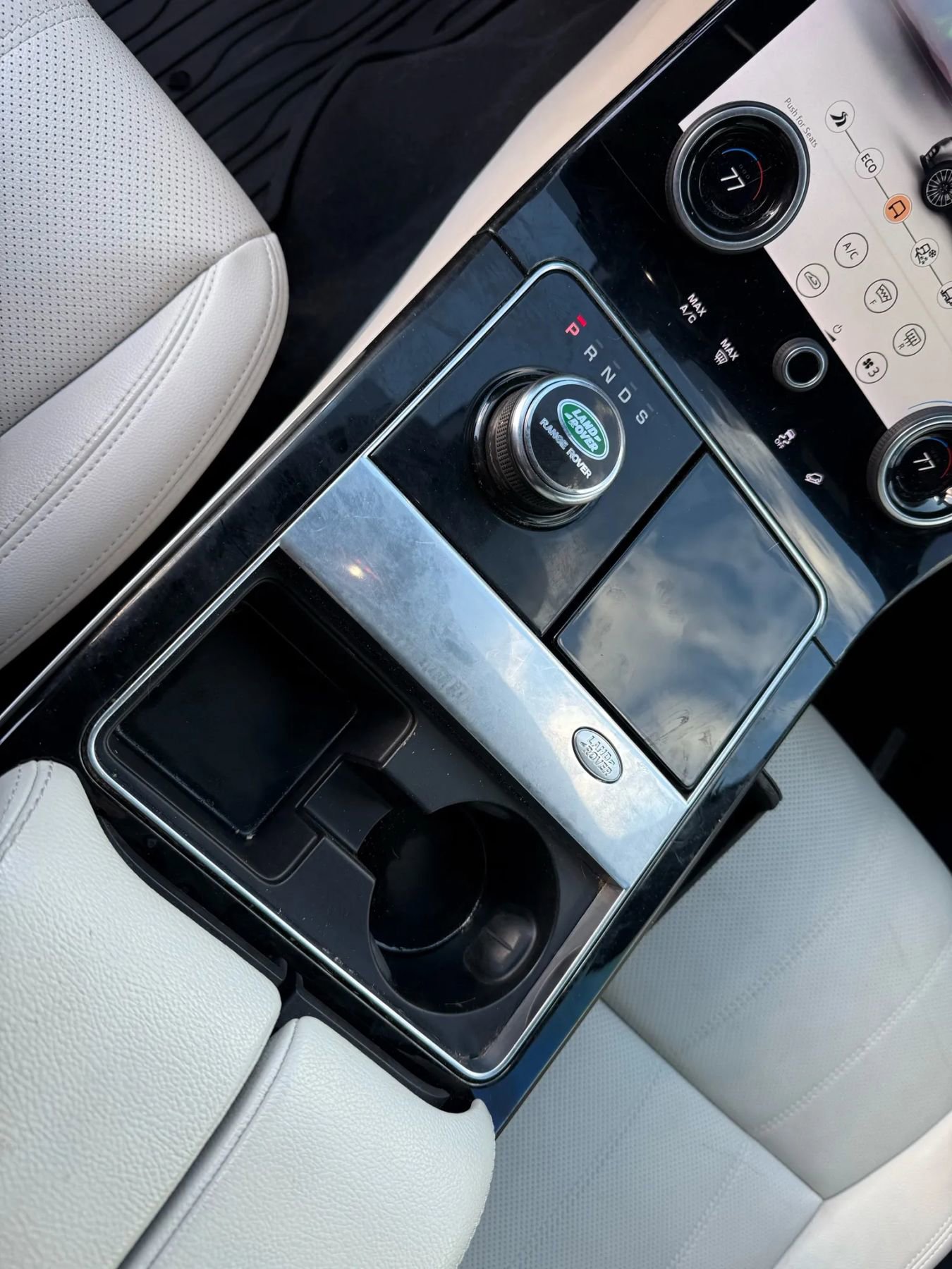 Used 2020 Land Rover Range Rover Velar R-Dynamic S image 25