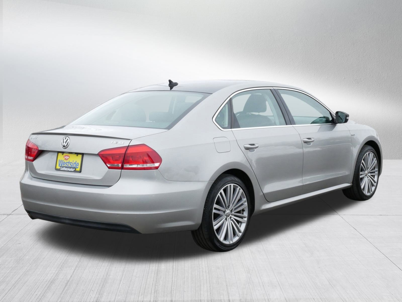 Used 2014 Volkswagen Passat 1.8T Sport image 7