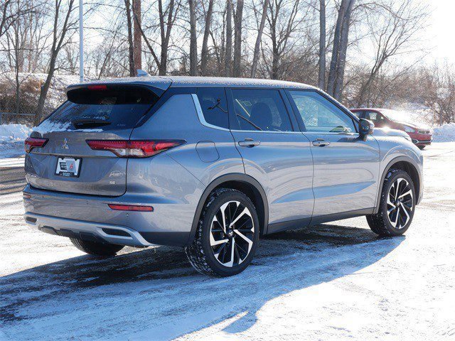 Used 2023 Mitsubishi Outlander SE image 7