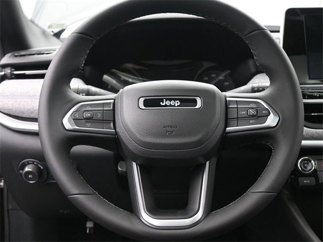 New 2025 Jeep Compass Latitude w/ Sun & Sound Group image 28