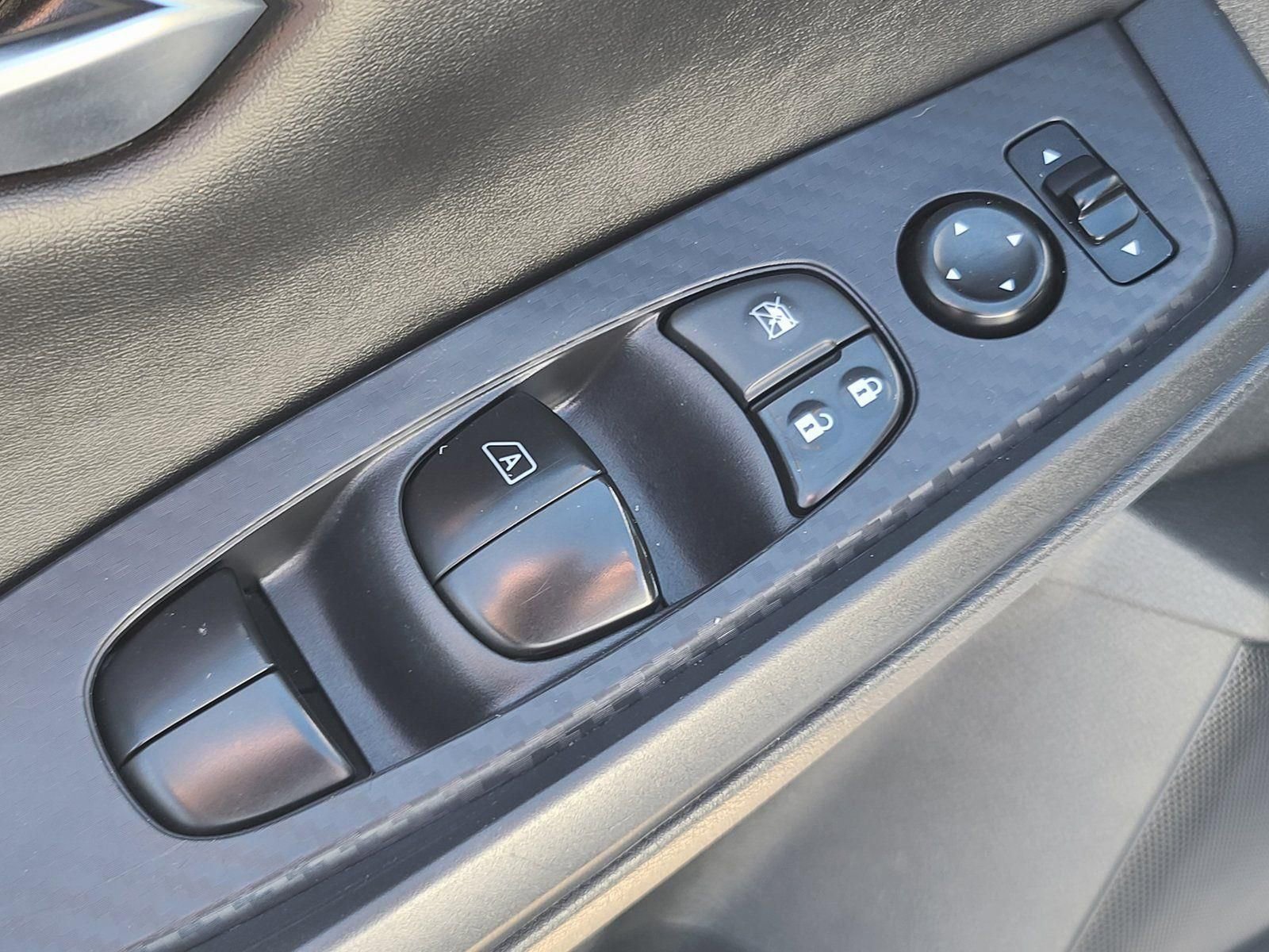 Used 2024 Nissan Sentra SV FWD image 11