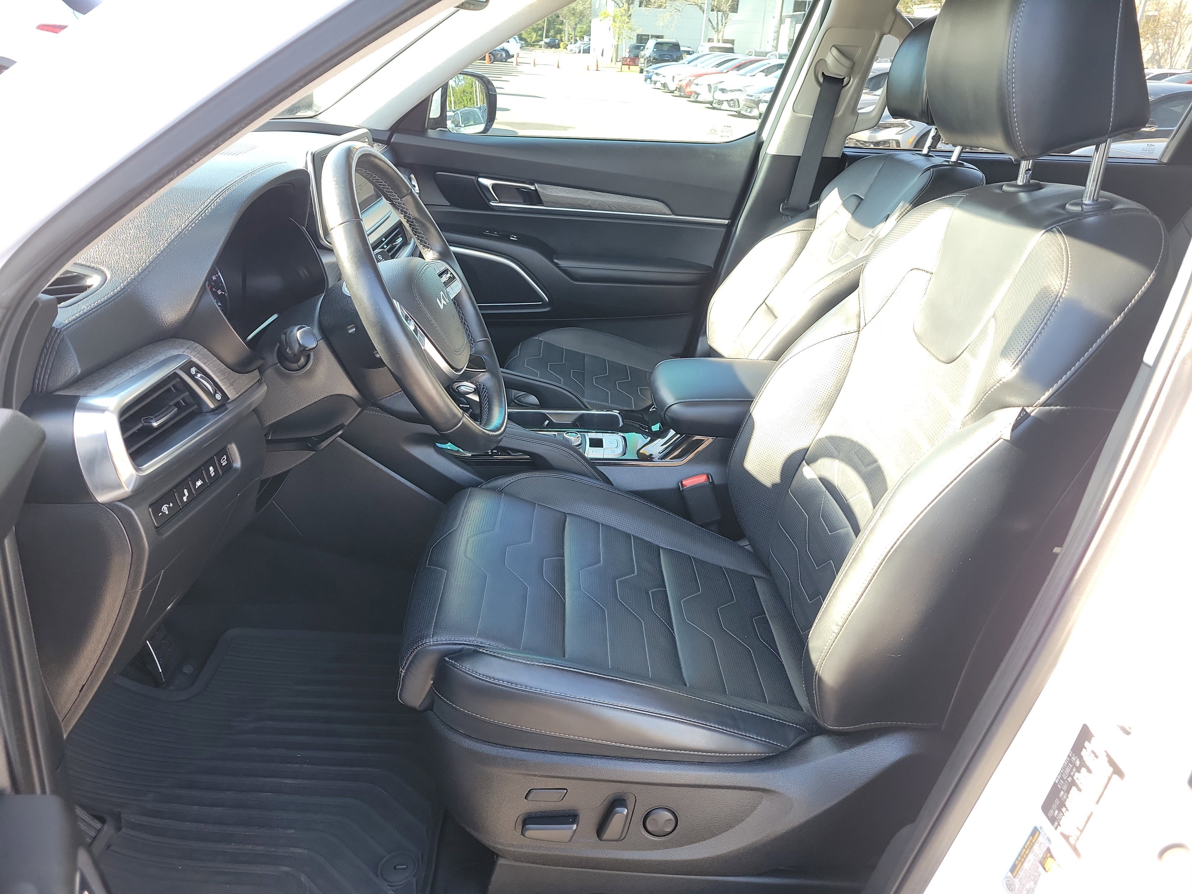 Certified 2022 Kia Telluride SX w/ SX Prestige Package AWD/4WD image 23