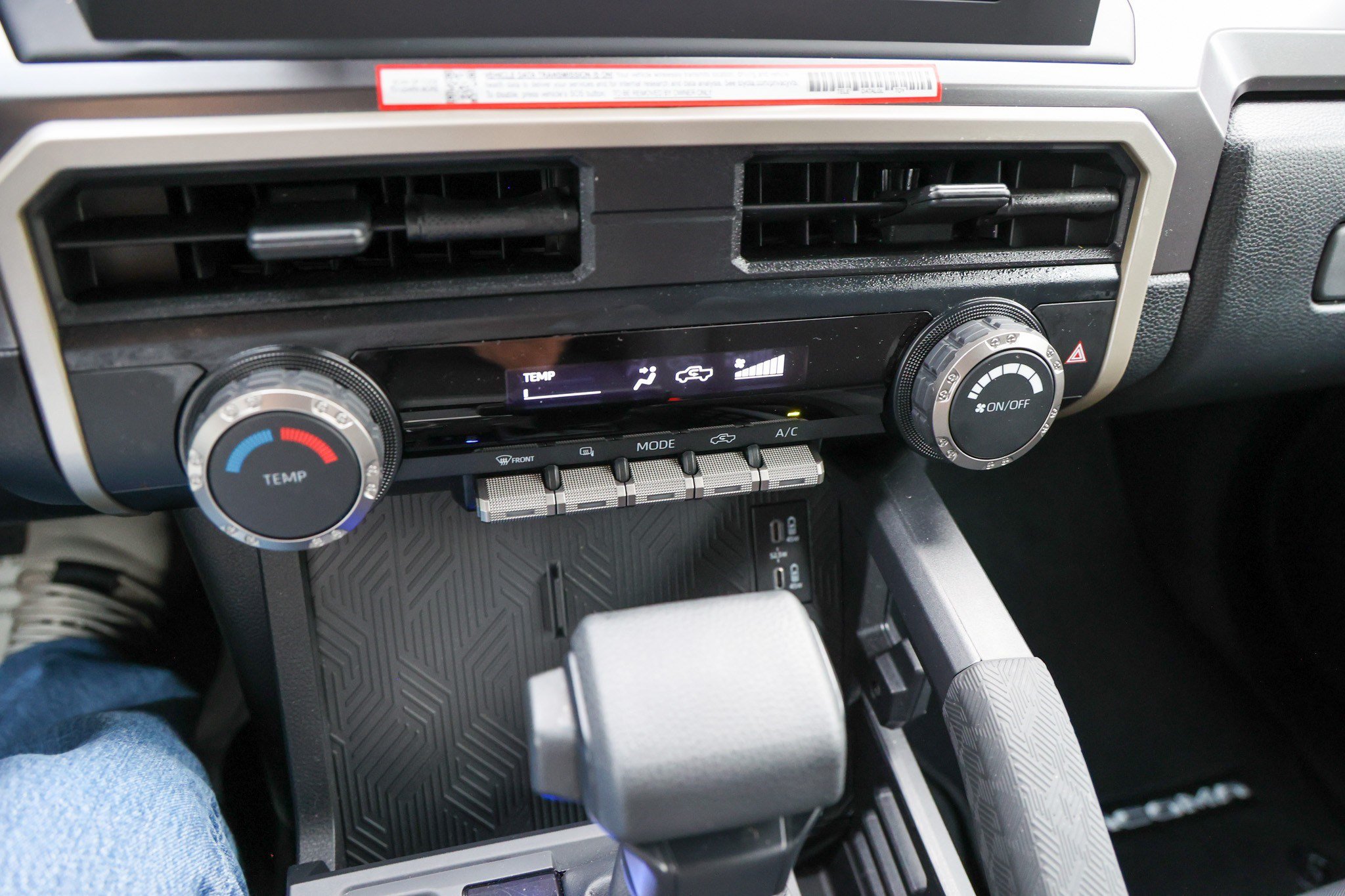 Certified 2025 Toyota Tacoma SR5 AWD/4WD image 24