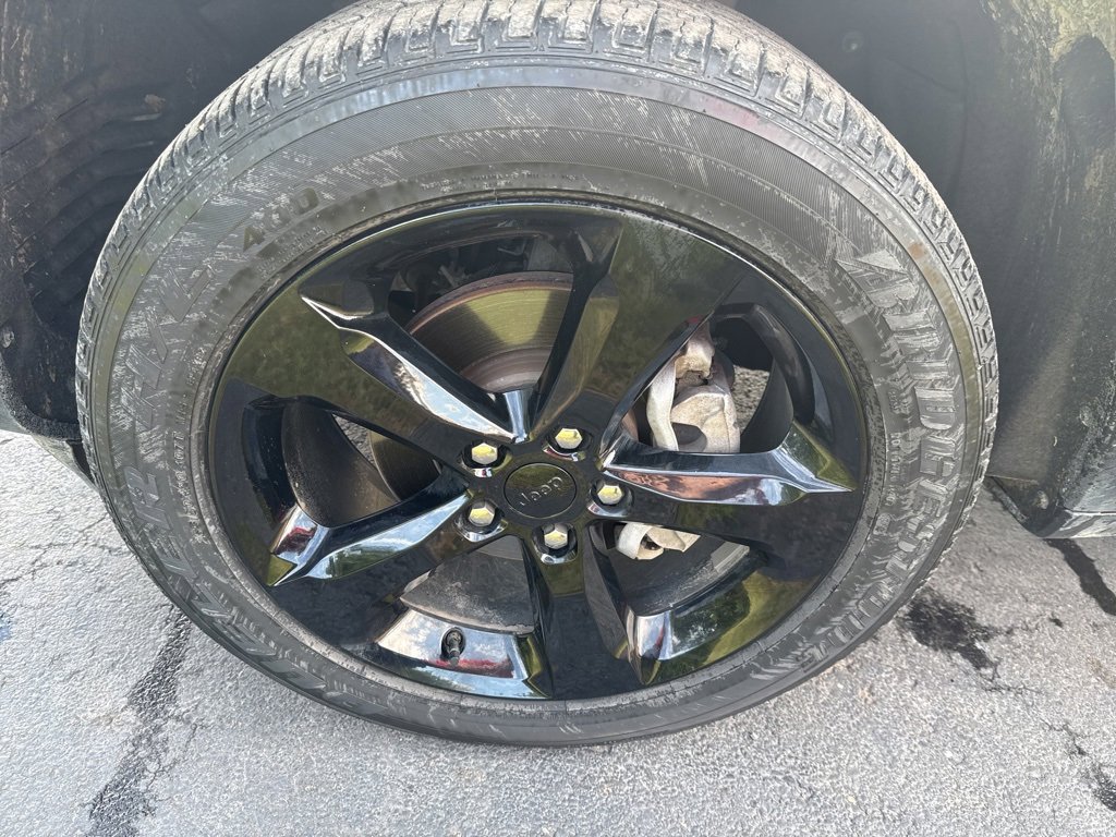 Used 2024 Jeep Grand Cherokee Altitude image 11