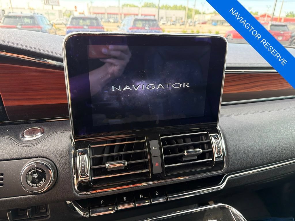 Used 2018 Lincoln Navigator Reserve w/ Technology Package AWD/4WD image 11