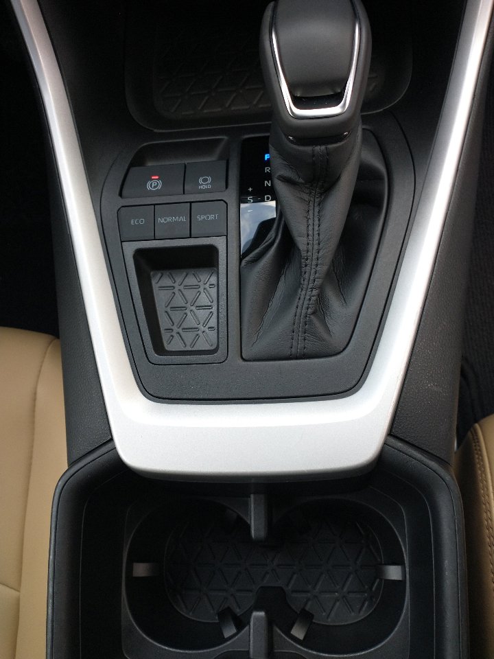 Used 2022 Toyota RAV4 XLE Premium image 47