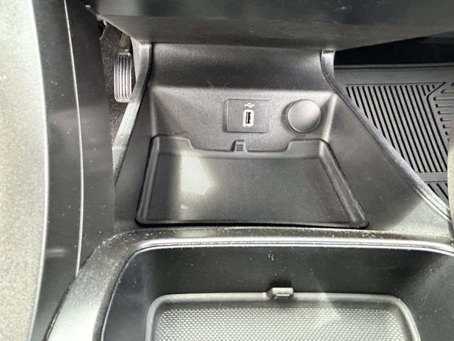 Used 2018 Ford Fusion SE w/ Fusion SE Technology Package image 19