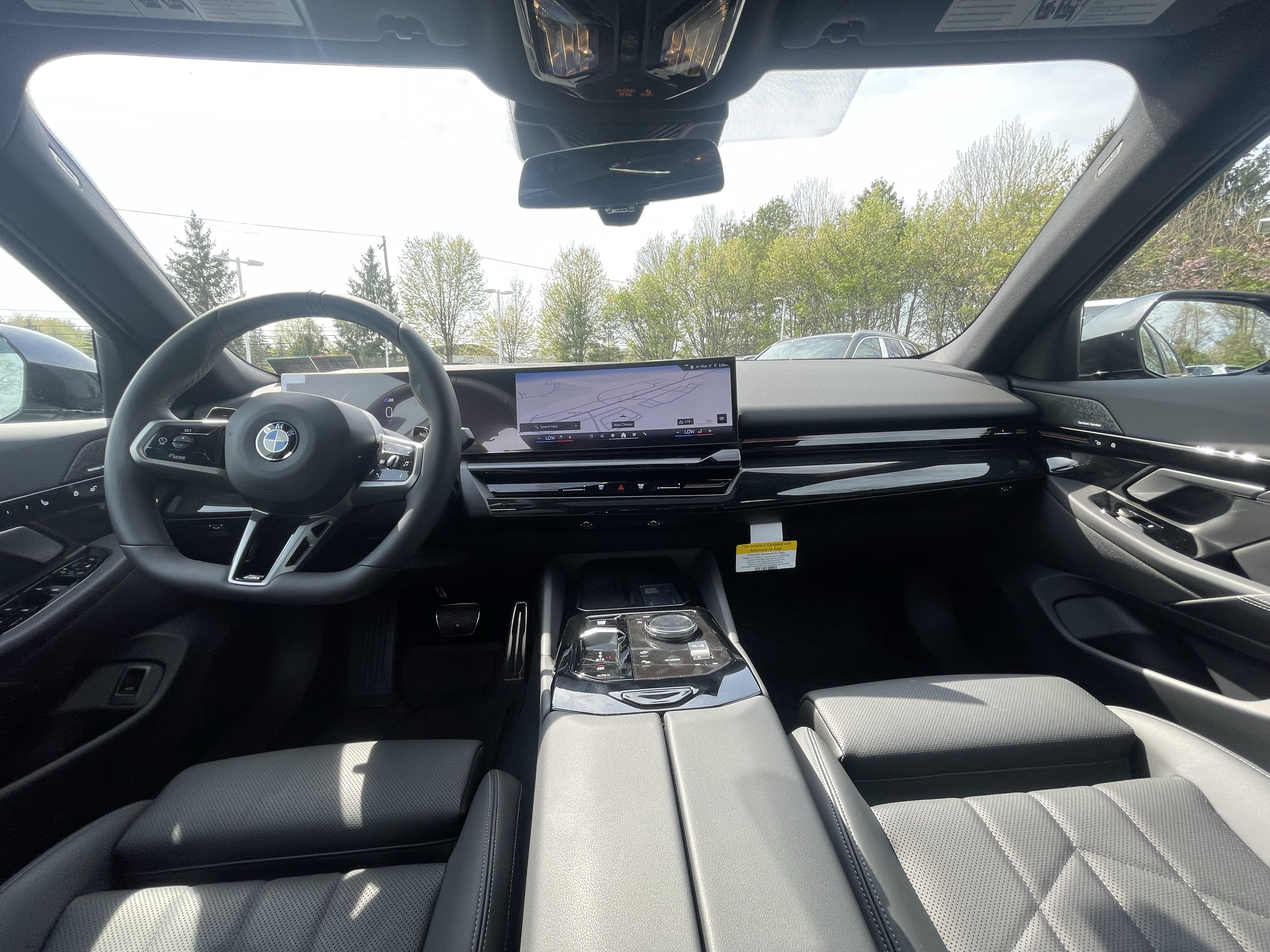 Used 2026 BMW 530i xDrive w/ M Sport Package AWD/4WD image 17