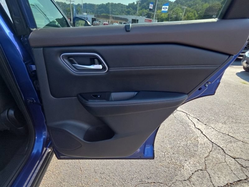 Used 2021 Nissan Rogue SV w/ Premium Package AWD/4WD image 16