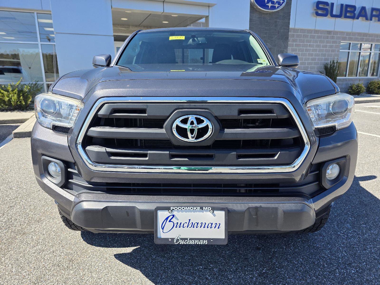 Used 2016 Toyota Tacoma SR5 w/ SR5 Appearance Package (SN) image 2