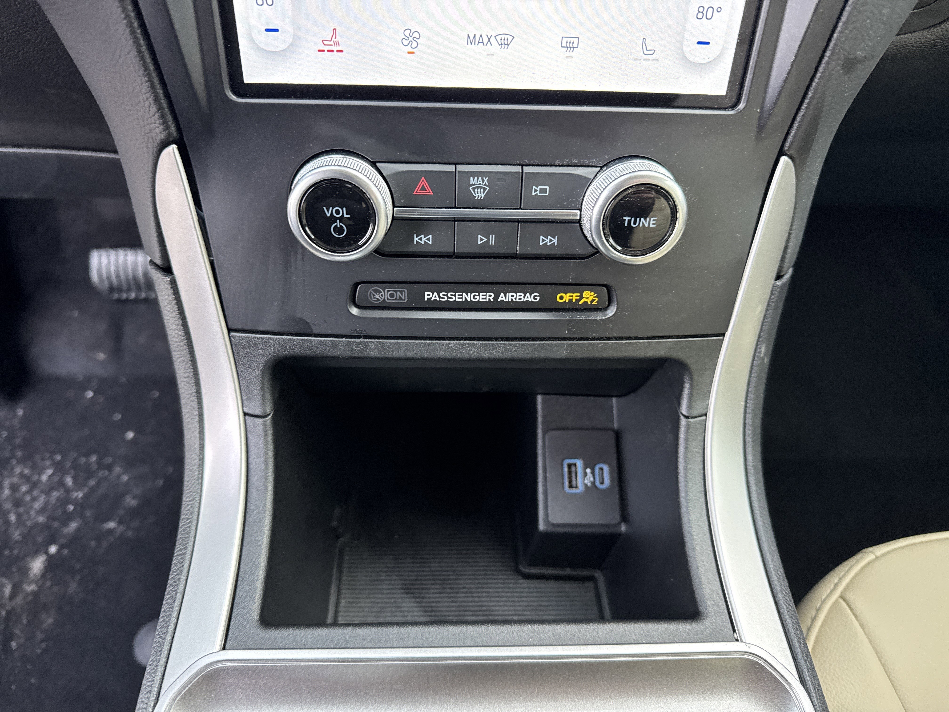 Used 2024 Ford Edge SEL image 34