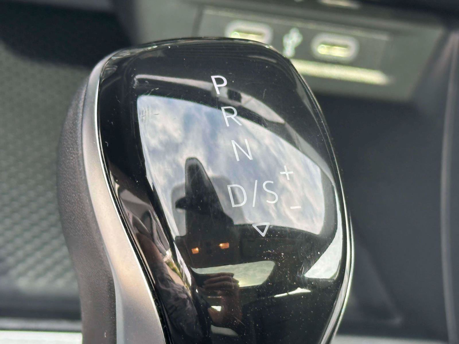 Used 2024 Volkswagen Jetta SE w/ Panoramic Sunroof Package FWD image 27