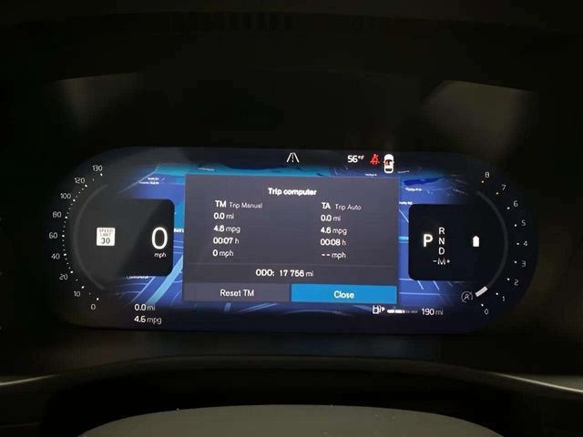 Used 2025 Volvo XC40 B5 Plus image 45