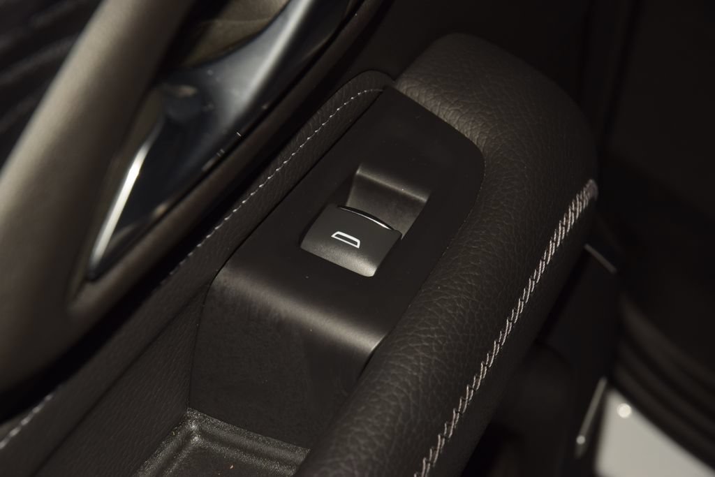 Used 2024 GMC Yukon XL Denali AWD/4WD image 48