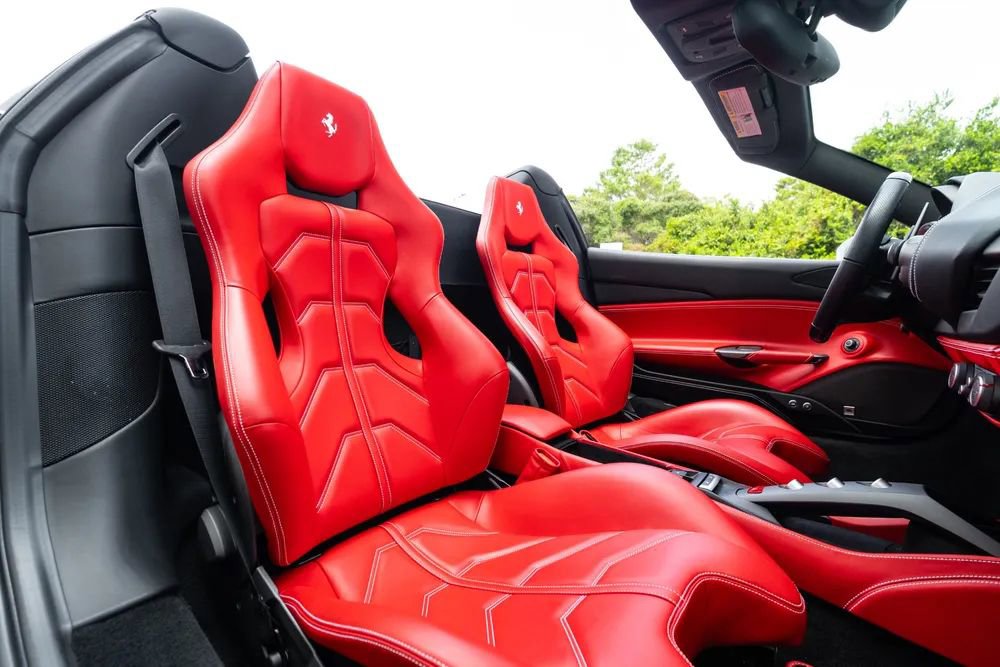 Used 2018 Ferrari 488 Spider RWD image 3